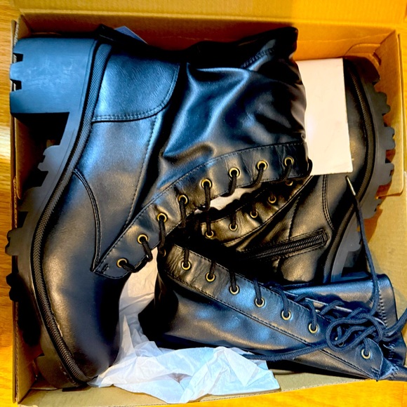 Black knee high heel combat boots - Picture 2 of 5